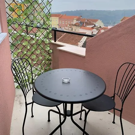 Apartment2 With Terrace And A View Near Amoreiras Lisbon